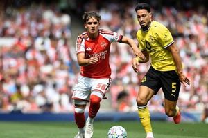 Thắng Arsenal, Dortmund vô địch Emirates Cup 2026