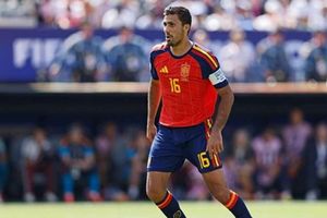 Barcelona chốt phí chuyển nhượng 55 triệu euro để sở hữu tiền vệ Rodri từ Manchester City
