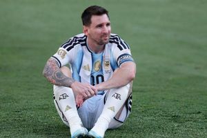 Lionel Messi nghỉ thi đấu vô thời hạn