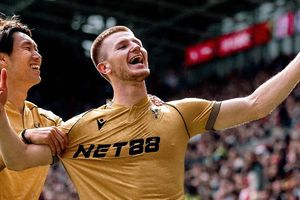 Real Madrid mua Adam Wharton sau khi hụt Rodri