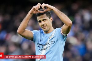 Rodri lại trở thành tâm điểm chuyển nhượng, Barcelona và Real Madrid cùng muốn sở hữu