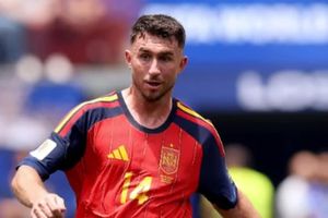 Barcelona tìm trung vệ thay Ronald Araujo: Bốn phương án chiến lược gia cố hàng thủ năm 2026