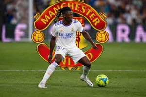 Tin chuyển nhượng 14.8: Man United để mắt Camavinga, Barca gặp khó vụ Rodri