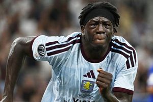 Brian Madjo: Quái vật 100kg 17 tuổi của Aston Villa sẵn sàng bùng nổ tại Ngoại hạng Anh