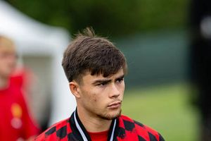 Manchester United giải bài toán vị trí hậu vệ trái nhờ tài năng trẻ Harry Amass