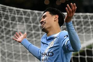 Vì sao Cầu thủ xuất sắc nhất Serie A Tijjani Reijnders nhanh chóng thất bại tại Man City?