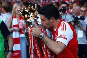 Arsenal và Man City trước mùa giải phán xét