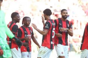 Manchester United bộc lộ loạt lỗ hổng hàng thủ và thể lực sau thất bại 2-4 trước AC Milan