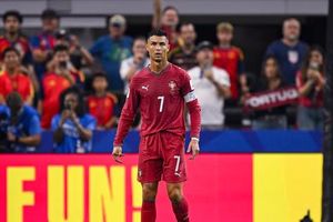 Ronaldo úp mở chuyện giải nghệ