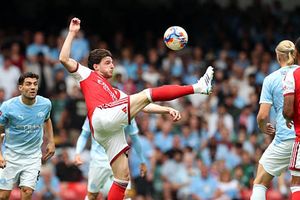 Man City lộ diện điểm yếu tuyến giữa sau thất bại 0-3 trước Arsenal tại Community Shield