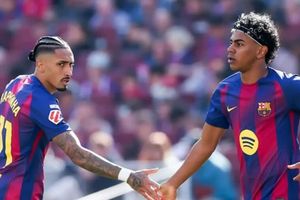 HLV Hansi Flick và bài toán nan giải của Barcelona trước thềm mùa giải mới La Liga 2026/27