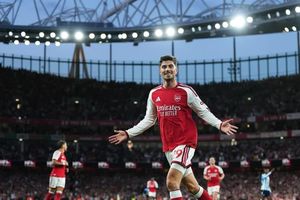 Arsenal thắng lớn trận mở màn: Tuyên ngôn của nhà vua