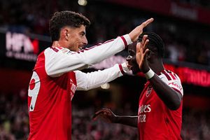 Arsenal khởi đầu hoàn hảo tại Ngoại hạng Anh với chiến thắng áp đảo 3-0 trước Coventry City