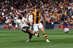 MU thua sốc trước Hull City trong ngày ra quân