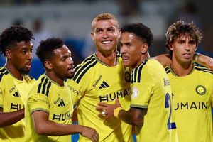Al Nassr đại thắng trên sân khách, Ronaldo tiến gần cột mốc 1.000 bàn