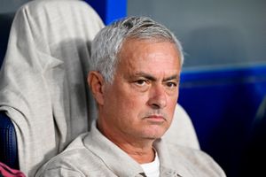 Mourinho tái xuất La Liga bằng trận thắng nhọc