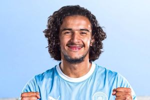 Man City mua 'thần đồng' 18 tuổi giá 100 triệu Euro