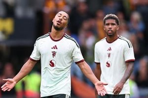 Man Utd gục ngã 0-2 trước Hull City: Bộ đôi tân binh 85 triệu bảng Tielemans và Santos gây thất vọng