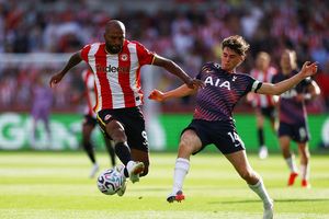 Chi gần 500 triệu USD mua cầu thủ, Tottenham vẫn thảm bại 0-3 trước Brentford