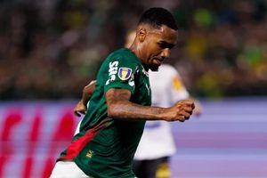 Man City chốt thỏa thuận 40 triệu euro với Allan Elias để thay Savinho trên hàng công