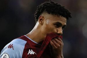 Ollie Watkins xin lỗi toàn đội Aston Villa sau lùm xùm đòi sang Al Hilal giá 45 triệu bảng
