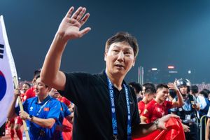 Báo Indonesia gọi kỷ lục của HLV Kim Sang-sik là 'điên rồ'
