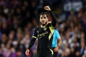 Cherki bắt đầu biến Man City thành phiên bản khác