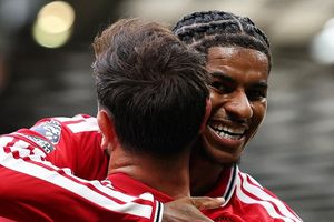 Rashford đang tự cứu mình tại MU