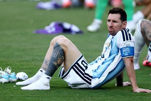 Messi dừng lại đúng lúc hay quá sớm?