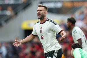 Luke Shaw đang trở thành tử huyệt của MU
