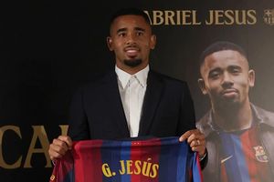 Chia tay Arsenal, Gabriel Jesus chính thức gia nhập Barca
