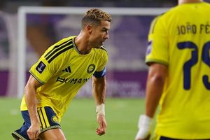 Đồng đội báo hại, Ronaldo và Al Nassr thua thảm ở Cúp C1 châu Á