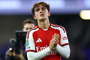 Arsenal thắng Ipswich Town 4-2: 'Thần đồng' Dowman lập cú đúp