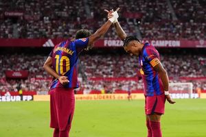 Raphinha lập hai hat-trick liên tiếp, Barca phá kỷ lục đầu mùa