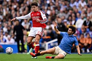 Kết quả Ngoại Hạng Anh vòng 5: Arsenal, Chelsea thảm bại, Man Utd thoát thua
