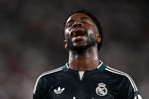Mourinho hết kiên nhẫn với Vinicius