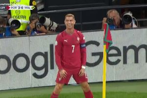 Pha bỏ lỡ khó tin khiến Ronaldo nổi giận