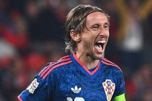 Modric ghi tuyệt phẩm, Croatia thắng kịch tính ở Nations League