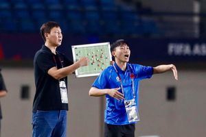 Xuân Son chấn thương, 'cơn đau đầu' nhẹ với HLV Kim Sang Sik