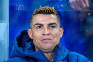 Cách Ronaldo phản ứng khi phải ngồi dự bị suốt trận thắng Na Uy