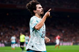 Vitinha bày tỏ niềm tin vào HLV Jorge Jesus sau màn trình diễn trước Đan Mạch