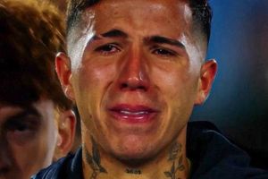 Enzo Fernandez khóc trong ngày chia tay Messi