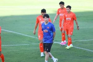 Tuyển Việt Nam chia tay trợ lý Kim Do Heon