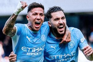 Liverpool nhăm nhe 'cướp' Cherki của Man City