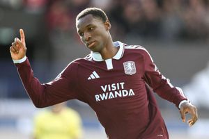 Aston Villa quá bất ổn