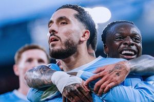 Man City hạ gục Liverpool: Ngày Doku khuất phục Anfield