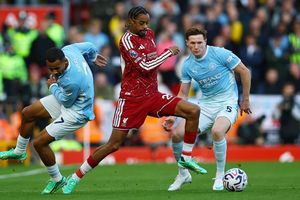 Liverpool thua Man City 0-3: Doku định đoạt trận đấu