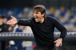 Conte sẵn sàng tiếp quản MU
