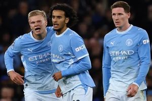 Haaland lập cú đúp, Man City vẫn thua khó tin khi đón tiếp PSG