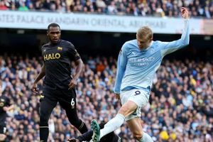 Pep Guardiola rời đi, Man City vẫn toàn thắng cả 7 vòng đầu Ngoại hạng Anh
